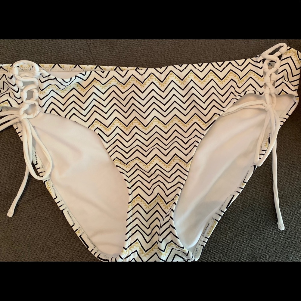Bikini Bottom Bundle - Picture 2 of 3
